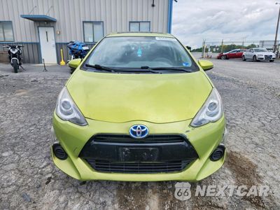 Piąte zdjęcie samochodu w środku: 2015 TOYOTA PRIUS C THREE VIN:JTDKDTB35F1106064 - miniatura