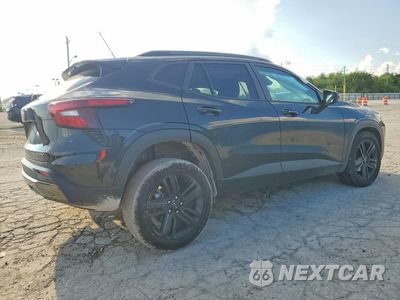 Trzecie zdjęcie samochodu z tyłu: 2025 CHEVROLET TRAX ACTIV VIN:KL77LKEP0SC210748 - miniatura