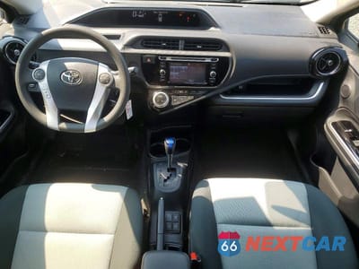 Zdjęcie 8 z 12 samochodu: 2017 TOYOTA PRIUS C TWO VIN:JTDKDTB30H1592057 - miniatura