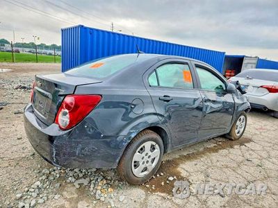 Trzecie zdjęcie samochodu z tyłu: 2014 CHEVROLET SONIC LS VIN:1G1JA5SH6E4197332 - miniatura
