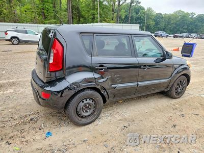 Trzecie zdjęcie samochodu z tyłu: 2013 KIA SOUL BASE VIN:KNDJT2A50D7633323 - miniatura