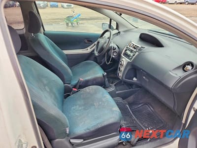 Zdjęcie 10 z 12 samochodu: 2008 TOYOTA YARIS BASE VIN:JTDJT903685169173 - miniatura