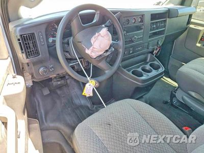 Zdjęcie 8 z 13 samochodu: 2025 CHEVROLET EXPRESS G2500 VIN:1GCWGAFP7S1113098 - miniatura