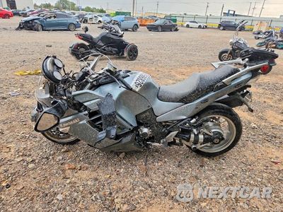 Trzecie zdjęcie samochodu z tyłu: 2008 KAWASAKI ZG1400 A VIN:JKBZGNA168A010065 - miniatura