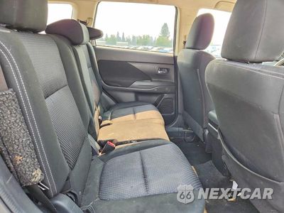 Zdjęcie 10 z 12 samochodu: 2018 MITSUBISHI OUTLANDER SE VIN:JA4AZ3A31JZ057125 - miniatura