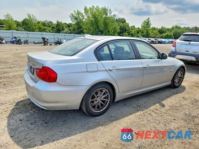 Trzecie zdjęcie samochodu z tyłu: 2010 BMW 328 XI SULEV VIN:WBAPK5C55AA652781 - miniatura