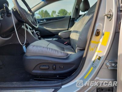 Zdjęcie 12 z 13 samochodu: 2012 HYUNDAI SONATA LIMITED VIN:5NPEC4AC7CH385450 - miniatura