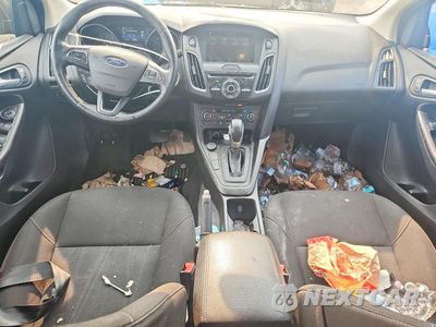 Zdjęcie 8 z 12 samochodu: 2017 FORD FOCUS SEL VIN:1FADP3M21HL311401 - miniatura