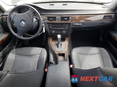 Zdjęcie 8 z 12 samochodu: 2010 BMW 328 XI VIN:WBAPK7C57AA461052 - miniatura