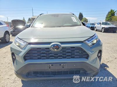 Piąte zdjęcie samochodu w środku: 2023 TOYOTA RAV4 XLE PREMIUM VIN:2T3A1RFV4PW401937 - miniatura