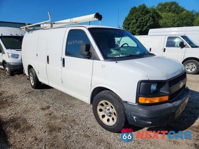 Czwarte zdjęcie samochodu z boku: 2013 CHEVROLET EXPRESS G1500 VIN:1GCSGAFX3D1190259 - miniatura