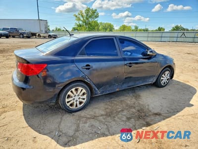 Trzecie zdjęcie samochodu z tyłu: 2010 KIA FORTE EX VIN:KNAFU4A23A5169226 - miniatura