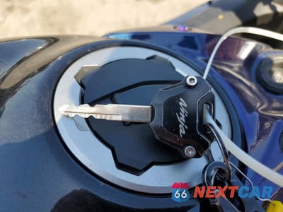 Zdjęcie 8 z 9 samochodu: 2019 KAWASAKI EX650 F VIN:JKAEXEK19KDA29400 - miniatura
