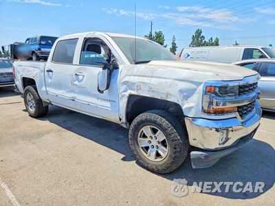 Czwarte zdjęcie samochodu z boku: 2017 CHEVROLET SILVERADO C1500 LT VIN:3GCPCREC6HG431298 - miniatura