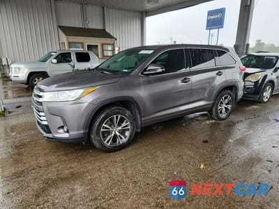 2018 TOYOTA HIGHLANDER LE PLUS 5TDBZRFH4JS915108 - główne zdjęcie licytacji z USA - miniatura
