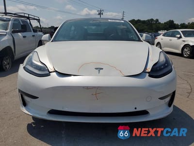Piąte zdjęcie samochodu w środku: 2019 TESLA MODEL 3 VIN:5YJ3E1EA0KF416009 - miniatura