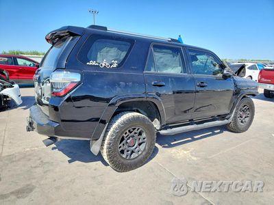 Trzecie zdjęcie samochodu z tyłu: 2021 TOYOTA 4RUNNER SR5 PREMIUM VIN:JTEFU5JR1M5231387 - miniatura