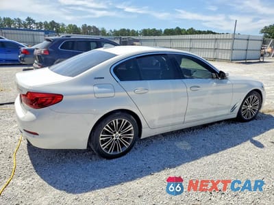 Trzecie zdjęcie samochodu z tyłu: 2019 BMW 530E VIN:WBAJA9C58KB399127 - miniatura