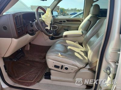 Zdjęcie 7 z 12 samochodu: 2004 CADILLAC ESCALADE LUXURY VIN:1GYEK63NX4R311313 - miniatura