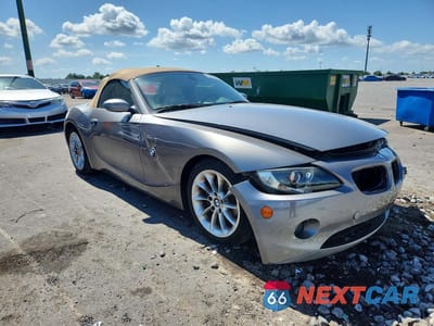 Czwarte zdjęcie samochodu z boku: 2005 BMW Z4 2.5 VIN:4USBT33515LS58679 - miniatura