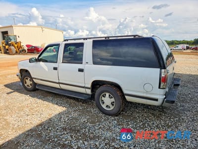 Drugie zdjęcie samochodu z przodu: 1998 CHEVROLET SUBURBAN C1500 VIN:3GNEC16R9WG137684 - miniatura