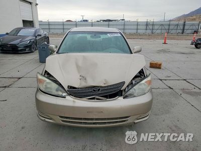 Piąte zdjęcie samochodu w środku: 2003 TOYOTA CAMRY LE VIN:JTDBE32K330140994 - miniatura