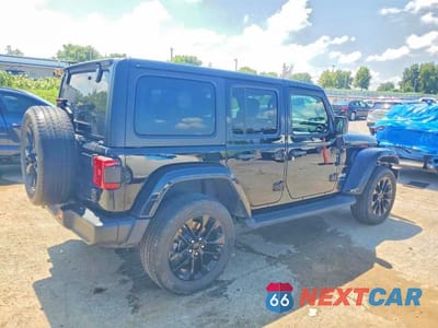 Trzecie zdjęcie samochodu z tyłu: 2021 JEEP WRANGLER UNLIMITED SAHARA 4XE VIN:1C4JJXP66MW828982 - miniatura