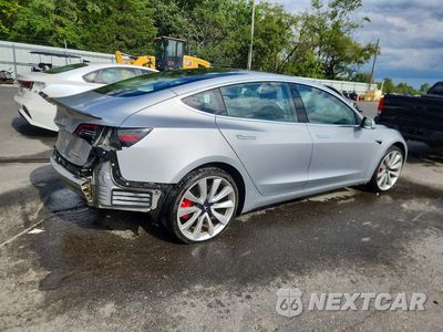 Trzecie zdjęcie samochodu z tyłu: 2018 TESLA MODEL 3 VIN:5YJ3E1EB5JF083393 - miniatura