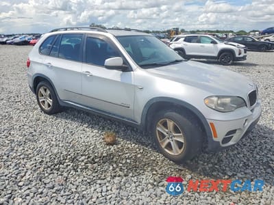Czwarte zdjęcie samochodu z boku: 2013 BMW X5 XDRIVE35I VIN:5UXZV4C56D0B01381 - miniatura