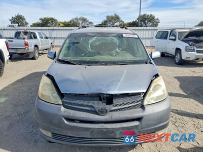 Piąte zdjęcie samochodu w środku: 2004 TOYOTA SIENNA XLE 7 PASSENGER VIN:5TDZA22C44S058171 - miniatura