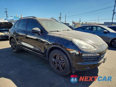 Czwarte zdjęcie samochodu z boku: 2014 PORSCHE CAYENNE S HYBRID VIN:WP1AE2A24ELA50535 - miniatura