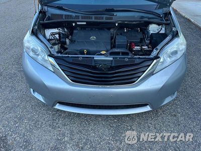 Zdjęcie 7 z 12 samochodu: 2014 TOYOTA SIENNA LE VIN:5TDKK3DCXES478665 - miniatura