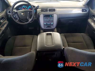Zdjęcie 8 z 13 samochodu: 2008 CHEVROLET SUBURBAN K1500 LS VIN:3GNFK16388G303618 - miniatura