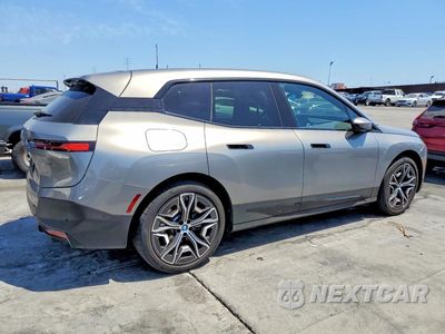 Trzecie zdjęcie samochodu z tyłu: 2024 BMW IX XDRIVE50 VIN:WB523CF01RCP42861 - miniatura