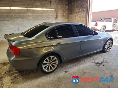 Trzecie zdjęcie samochodu z tyłu: 2011 BMW 328 XI VIN:WBAPK7G50BNN48828 - miniatura