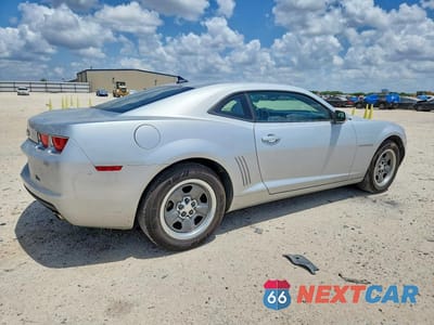 Trzecie zdjęcie samochodu z tyłu: 2010 CHEVROLET CAMARO LS VIN:2G1FA1EVXA9162624 - miniatura