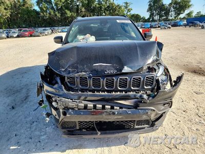 Piąte zdjęcie samochodu w środku: 2025 JEEP COMPASS LATITUDE VIN:3C4NJDBN7ST570800 - miniatura