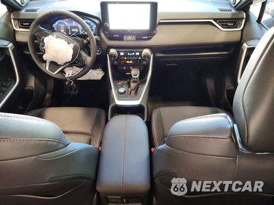 Zdjęcie 8 z 13 samochodu: 2025 TOYOTA RAV4 XSE VIN:JTMFB3FV9SD288220 - miniatura