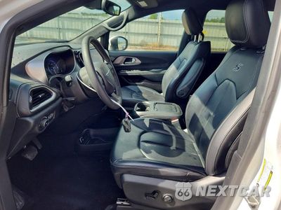 Zdjęcie 7 z 14 samochodu: 2023 CHRYSLER PACIFICA TOURING L VIN:2C4RC1BG3PR513015 - miniatura