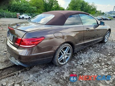 Trzecie zdjęcie samochodu z tyłu: 2014 MERCEDES-BENZ E 350 VIN:WDDKK5KF4EF270408 - miniatura