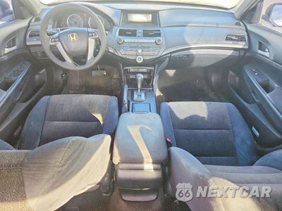 Zdjęcie 8 z 12 samochodu: 2010 HONDA ACCORD LX VIN:1HGCP2F38AA018667 - miniatura