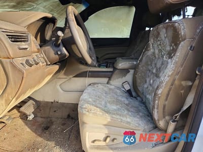 Zdjęcie 7 z 13 samochodu: 2019 GMC YUKON XL DENALI VIN:1GKS2HKJXKR337902 - miniatura