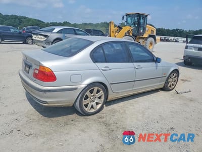 Trzecie zdjęcie samochodu z tyłu: 2001 BMW 325 I VIN:WBAAV33411FU95908 - miniatura