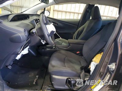 Zdjęcie 7 z 12 samochodu: 2018 TOYOTA PRIUS TWO VIN:JTDKBRFU8J3600430 - miniatura
