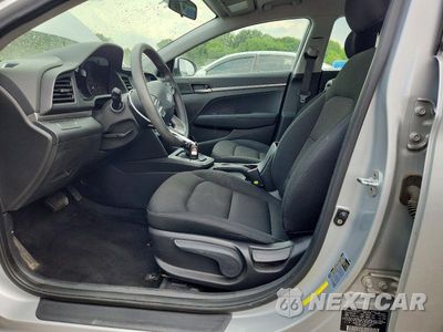 Zdjęcie 7 z 12 samochodu: 2019 HYUNDAI ELANTRA SE VIN:KMHD74LF2KU771457 - miniatura