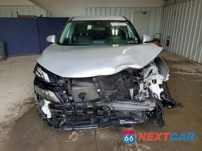 Piąte zdjęcie samochodu w środku: 2025 NISSAN ROGUE SV VIN:5N1BT3BB7SC811128 - miniatura