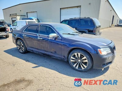 Czwarte zdjęcie samochodu z boku: 2012 CHRYSLER 300 LIMITED VIN:2C3CCACG9CH195278 - miniatura