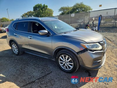 Czwarte zdjęcie samochodu z boku: 2018 NISSAN ROGUE SV VIN:JN8AT2MT7JW450582 - miniatura