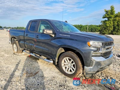 Czwarte zdjęcie samochodu z boku: 2019 CHEVROLET SILVERADO C1500 LT VIN:1GCRWCEK6KZ264226 - miniatura