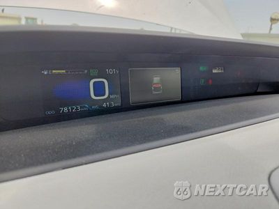 Zdjęcie 17 z 24 samochodu: 2019 TOYOTA PRIUS LE AWD-E VIN:JTDL9RFU4K3001591 - miniatura